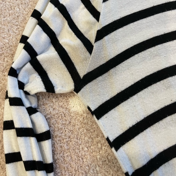 White and black tunic - Picture 5 of 5